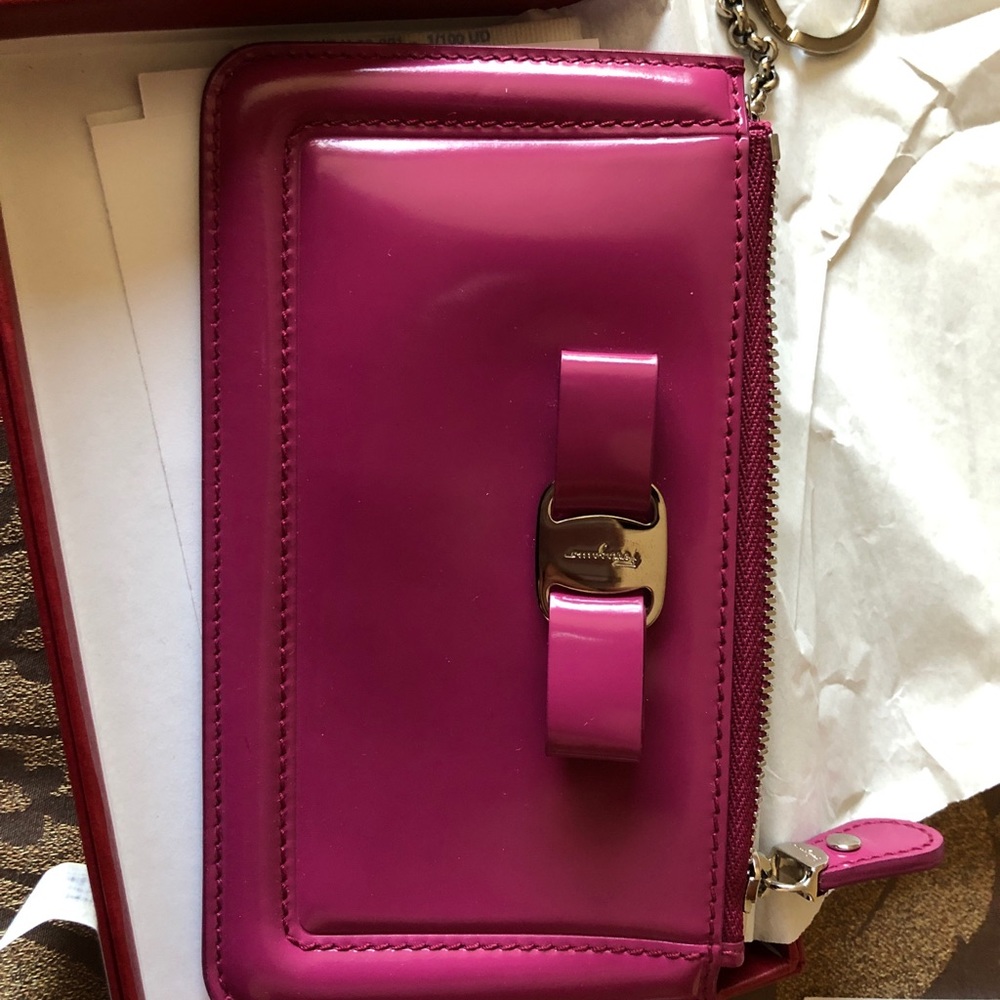 **Brand New Wallet**